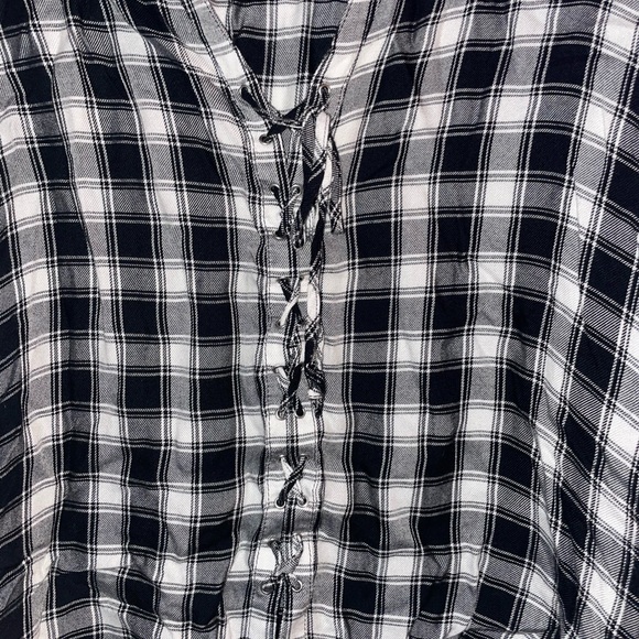 Express Women’s Flannel Top - Picture 2 of 6